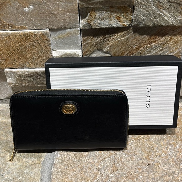 Gorgeous, Gucci black leather full zip long wallet - Picture 1 of 12